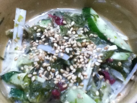 キュウリとネギのゴマドレ海藻サラダ